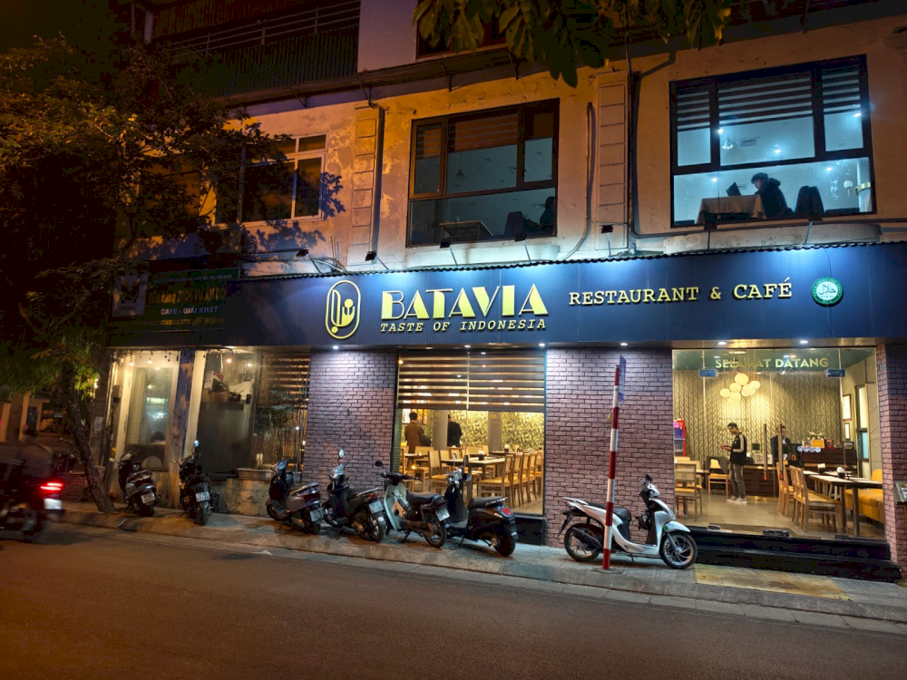 The inviting glow of Batavia Restaurant & Cafe